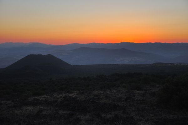 trekking-etna-tramonto-guida-escursioneA3B5DC2F-CA4A-BCE3-1040-FDF2E256A346.jpg